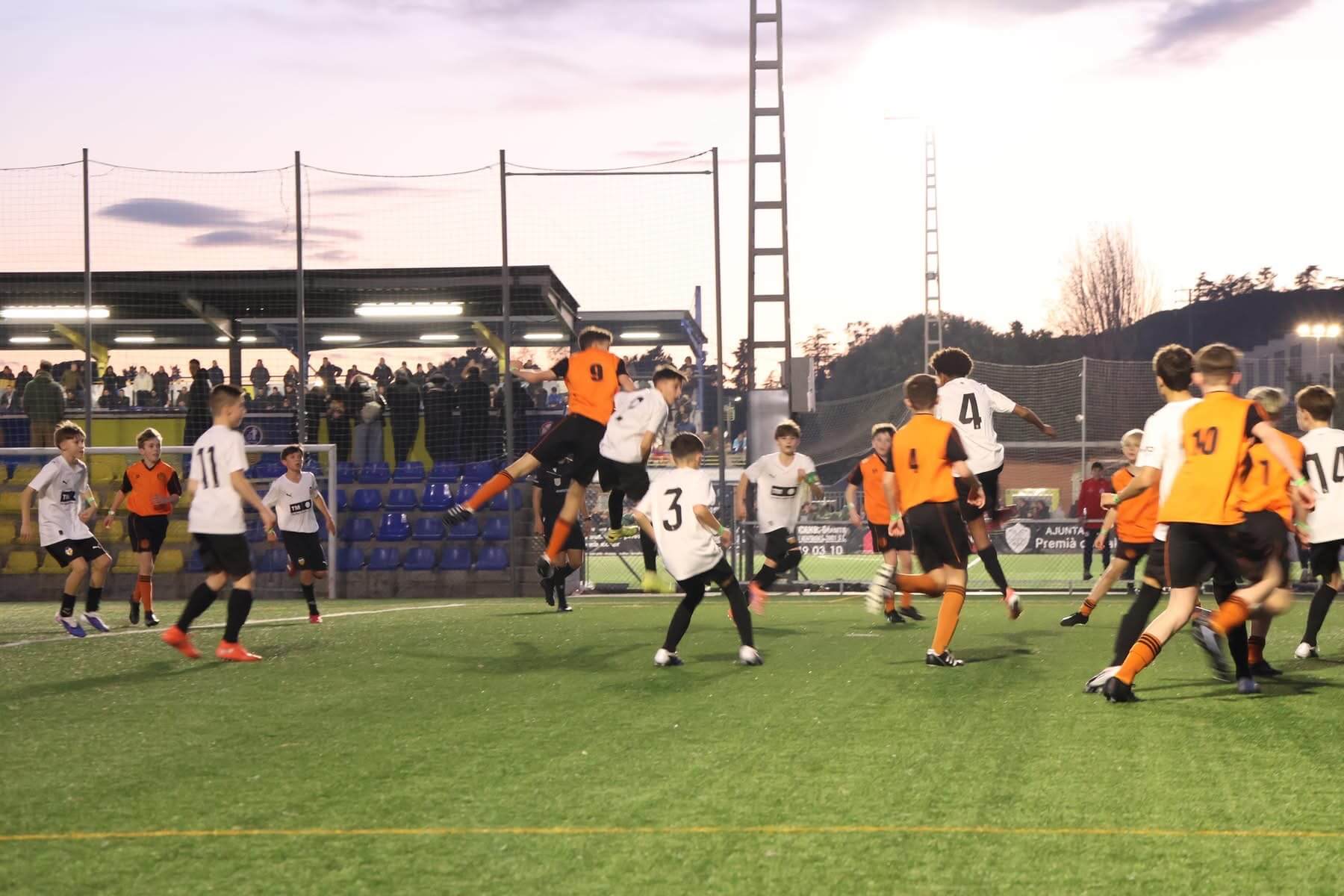 Max Glogowski match action